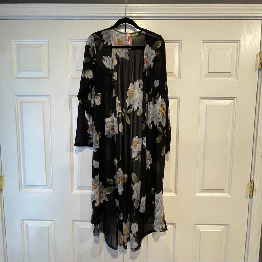 Black floral long lightweight robe OSFM Honeyme